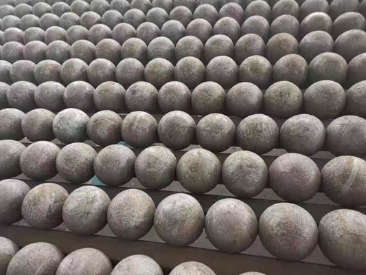 20 - 60mm καυτά - κυλημένο αλέθοντας υλικό άνθρακα σφαιρών χάλυβα για το μετάλλευμα ψευδάργυρου